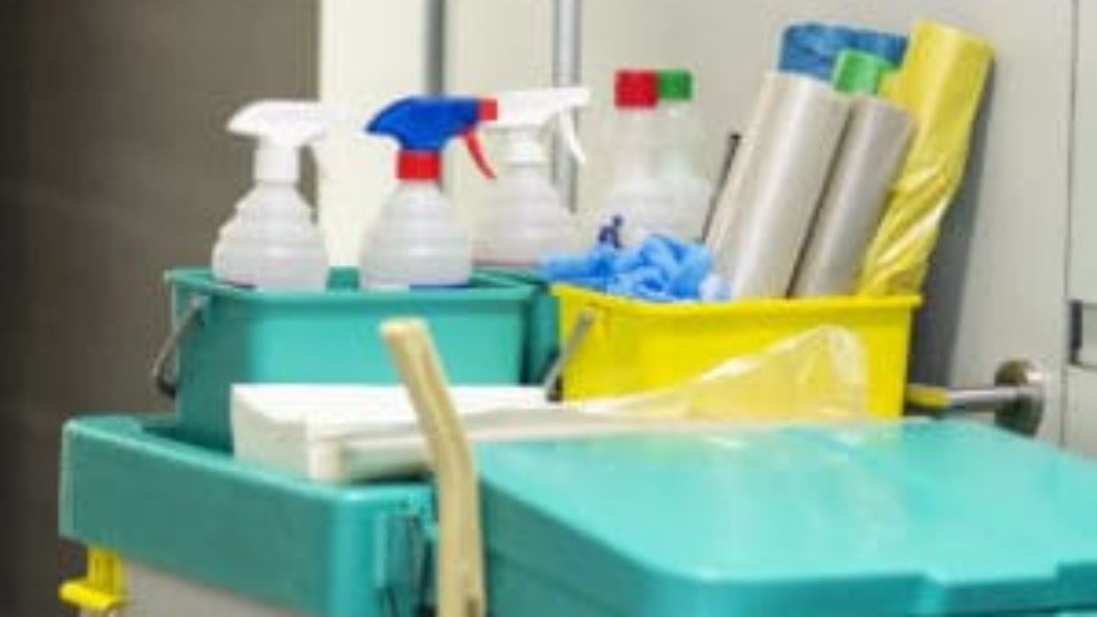 The Risks of Commercial Cleaners Using the Wrong Products