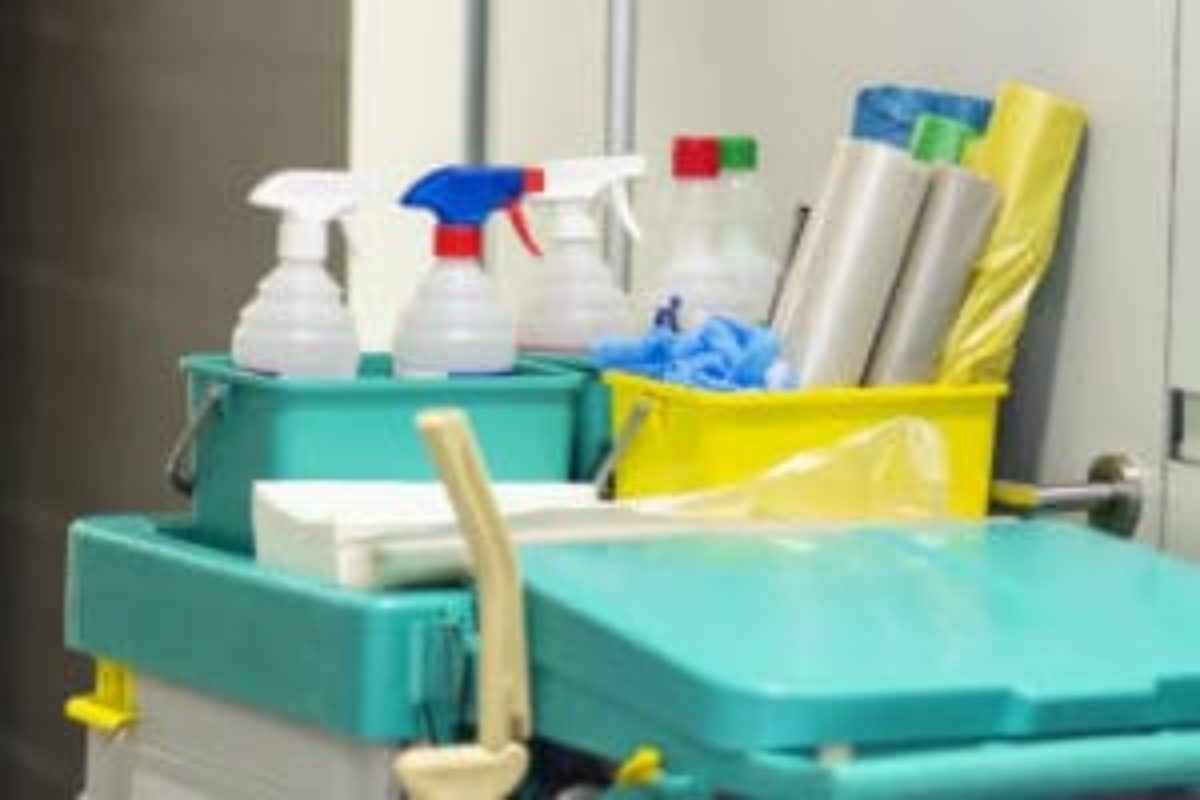 The Dangers of Commercial Cleaning Products - Zoë Facility Services