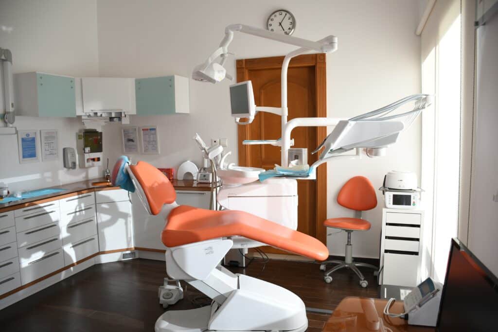 Why Every Dental Practice Needs Professional Cleaning Services